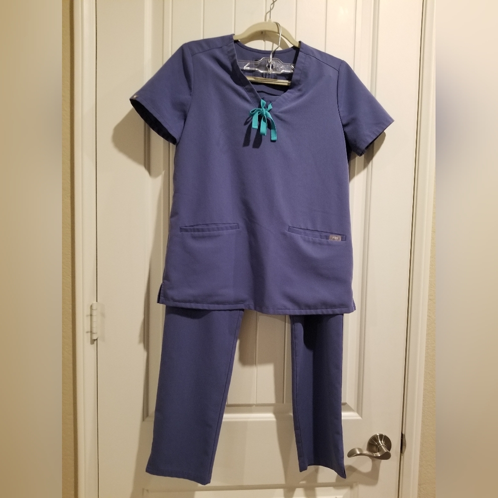 Figs Women's Scrub Set in Blue and Teal